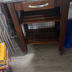 Microwave Island Wit Knife Holder