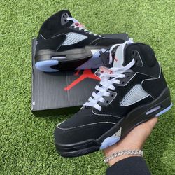 Jordan 5 Metallics Black Sneakers Sizes 9,10,10.5,11
