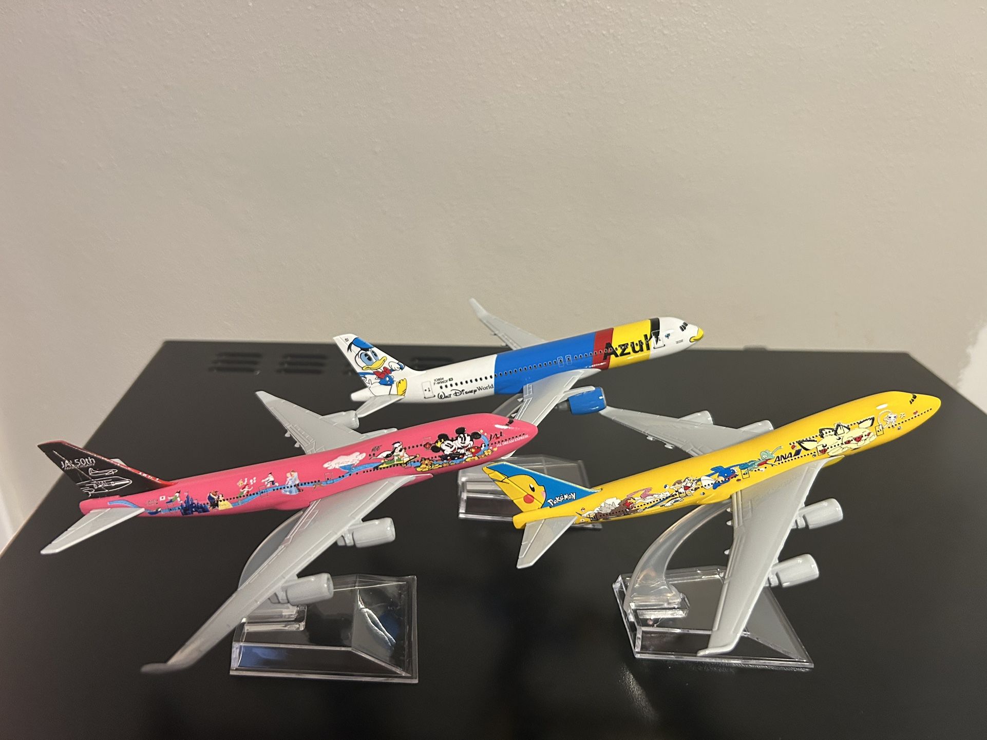 Aviones De Disney, Pikachu Y Donald Duck. $20 Unidad