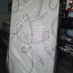 TwinSize Organic Hybrid Cool Gel Memory Foamm Matres!!