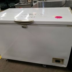 Used Dukers 49"L Chest Freezer 115v 