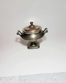 Vintage Manning Bowman Silver-Plated Sugar Bowl with Lid - Antique Decorative Piece