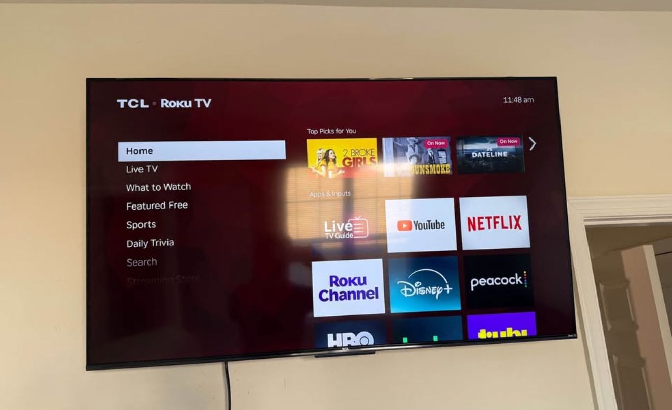 📺 TCL 50” 4K Roku Smart TV w/ Wall Mount Bracket – Great Condition
