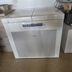 Kitchen Frezzer. ( 3 Feet Wide & 28 Inches Deep ). Good Working Condion. Samsung Model.