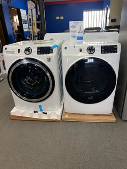 GE WHITE FRONT LOAD WASHER AND DRYER