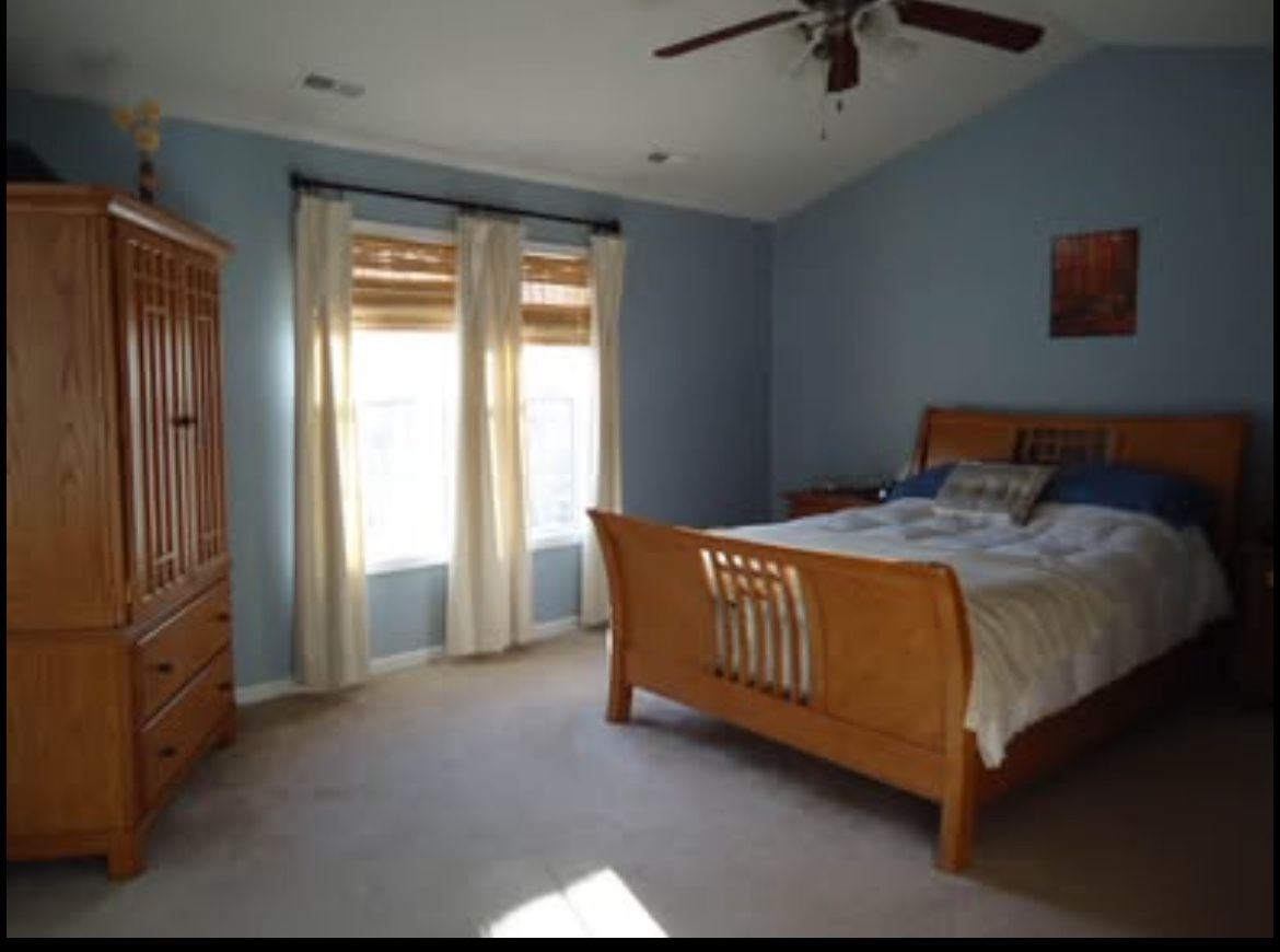 Solid wood 5 Pce bedroom set - Queen (Negotiable $)
