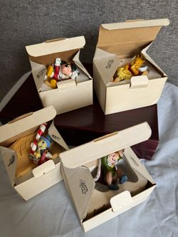 Disney Ornament Collection Jiminy Cricket, Quasimodo, Mickey &Winnie The Pooh
