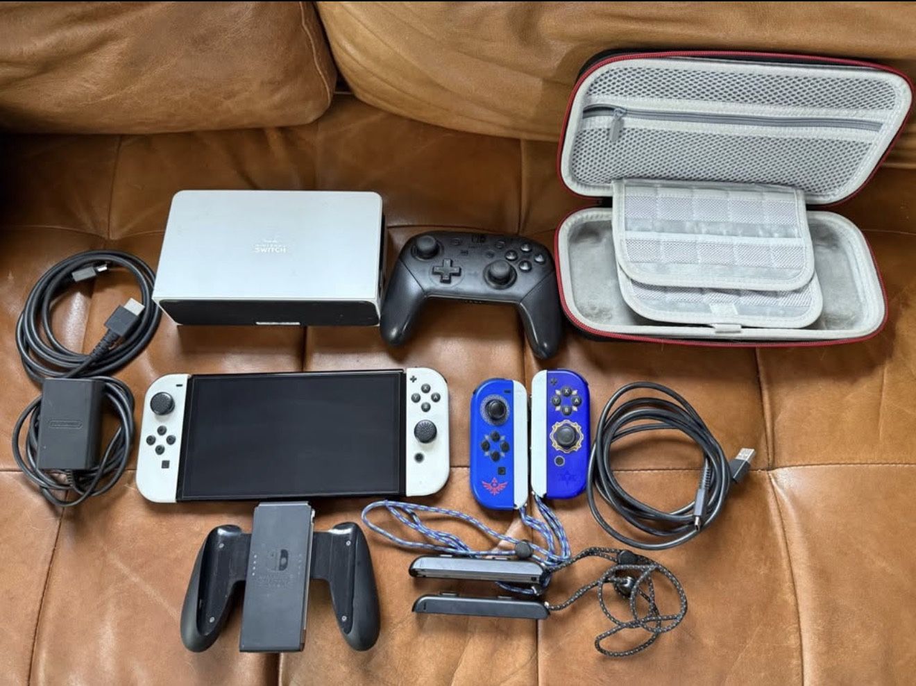 Nintendo Switch OLED + Zelda joy-cons + Pro controllers