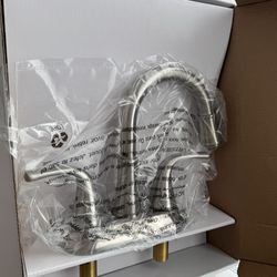 2 Glacier Bay Bathroom Sink Faucets(New)