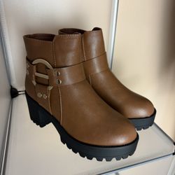 Women's Brown Boots/Botas Para Mujer