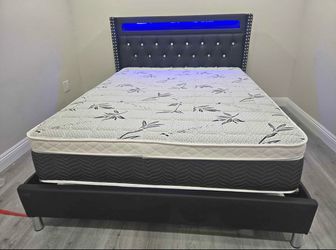 Queen size bed frame new in a box mattress included  we offer same day delivery   Cama Queen size Nueva en Caja Colchon. Incluido entregamos a domicil
