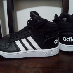 Like New Adidas Size 8 Men's $30