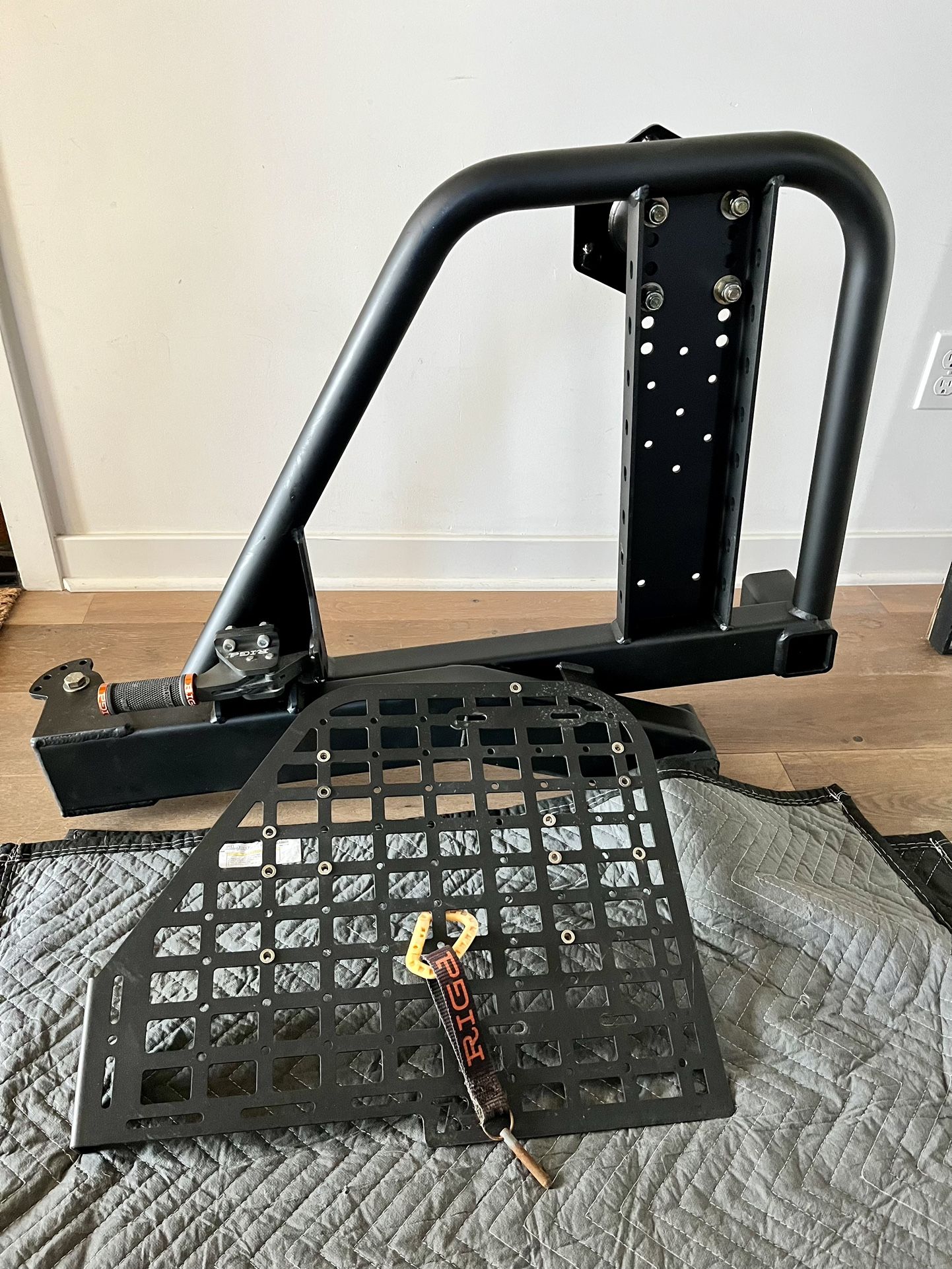 RiGd Ultraswing Tire Carrier