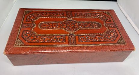 Antique Gales Chocolate Co. Boston, St. Louis U.S.A, Red Leather