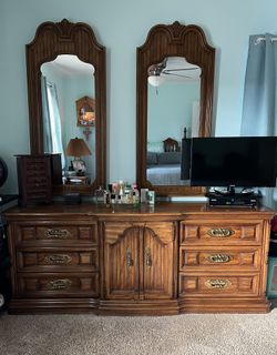 Queen Size Bedroom Set