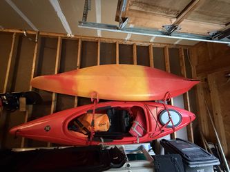 2 kayaks