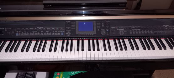 Yamaha Clavinova CVP 401 Electronic Piano