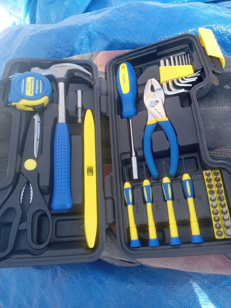 39 Piece Tool Set