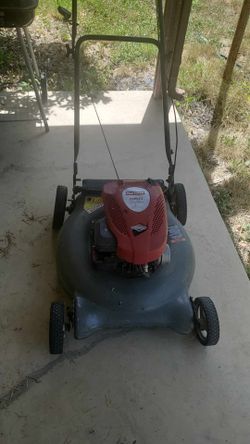 Lawnmower for sale. Dosen't start!