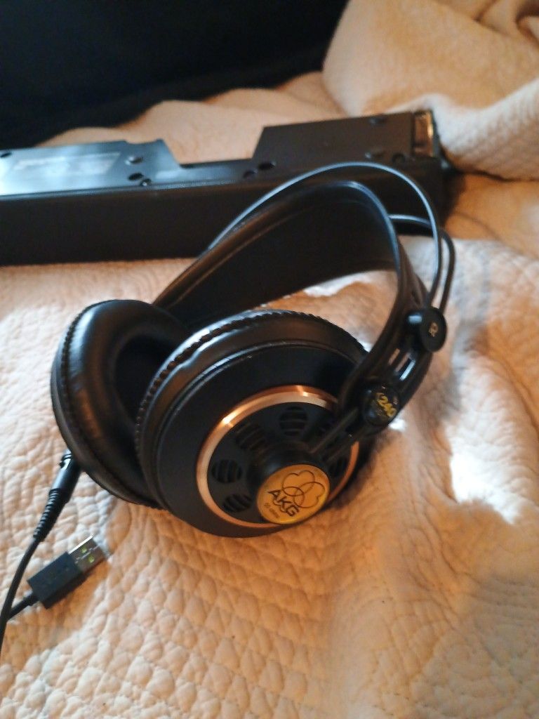AKG Studio/Monitor/Instrument Headphones