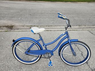 Clean 24 inch wheel beach cruiser