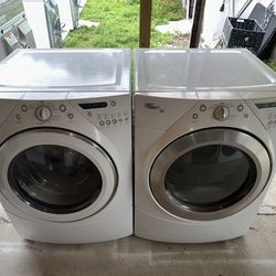 Whirl pool Duet Commercial Washer And Dryer Set 