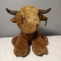 30" Sitting Highland Cow With Fluffy Hair , Stuffed Animal