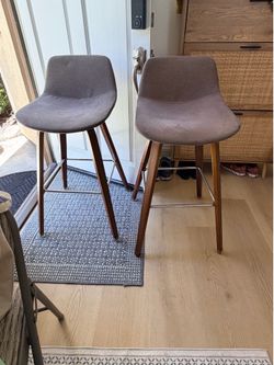 2 bar seats, must pick up $25 each