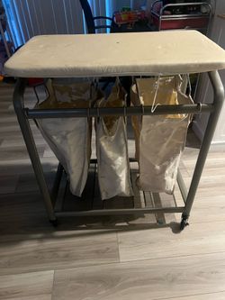 Clothes hamper