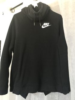 Women’s black nike sweatshirt