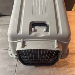 Essentials Dog crate 