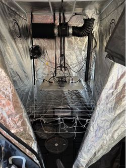 Indoor grow tent