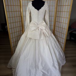 True VINTAGE Late 80s–early 90s wedding dress, never worn, w/tags! 100% silk