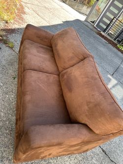 FREE! Pull-out couch