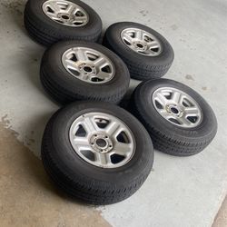 (5) 225/75R16 Goodyear Wrangler with rims