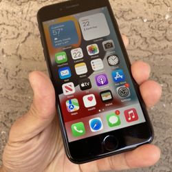 iPhone 7. Like New And Unlocked! -no Tax