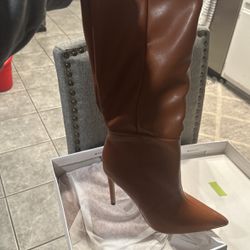 Boots Size 7