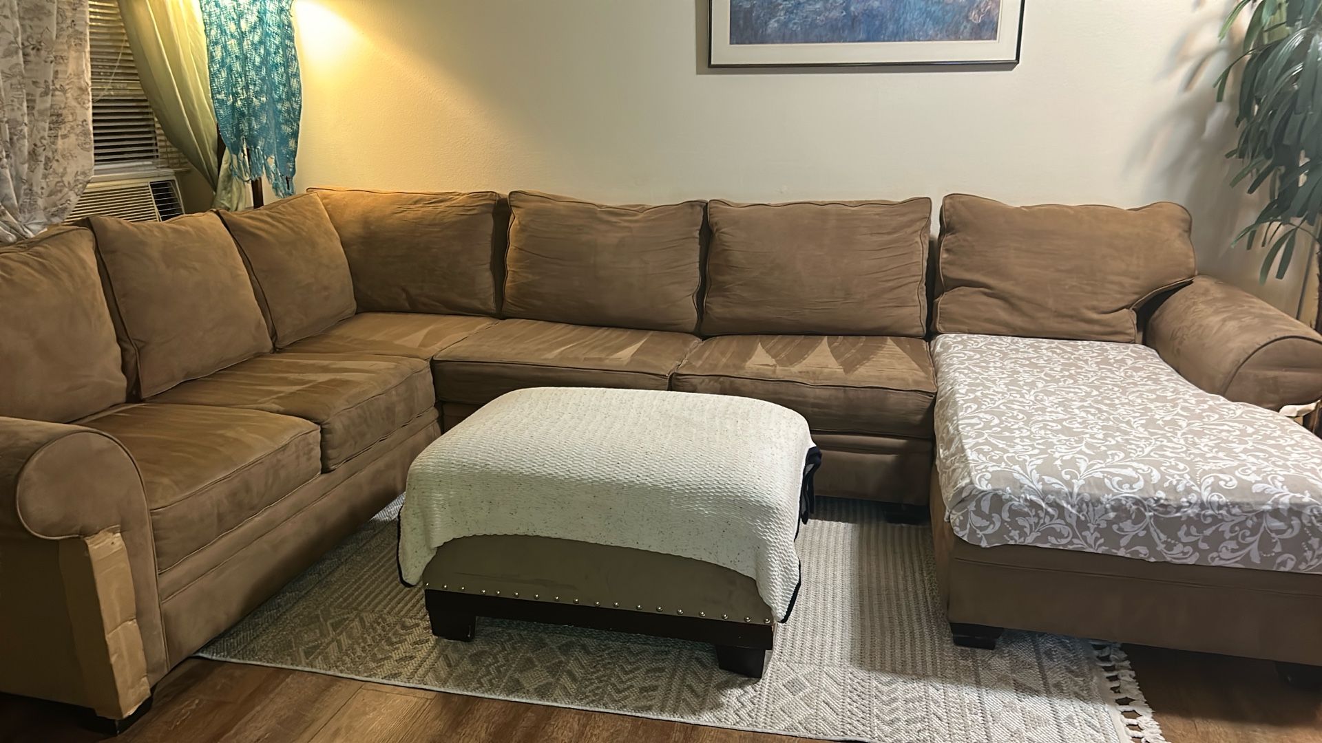 HELP! NEED MY SECTIONAL COUCH GOON NOW!!