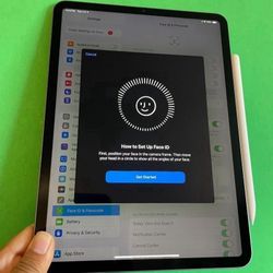 128GB Apple IPad Pro 11” 3rd Generation (2021 / M1 chip/ Liquid Retina / Face ID)  with pen, keyboard & Accesories (1TB $849)