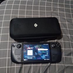 Selling a Steam Deck 256gb with case