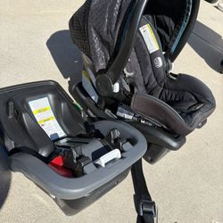 Graco Click Connect Car Seat With Two Based