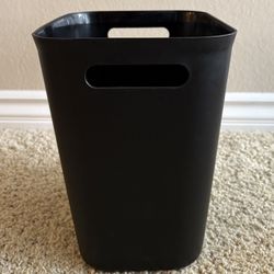 Plastic Small Trash Can Wastebasket, Garbage Container Basket for Bathrooms, Laundry Room, Kitchens, Offices, Bedrooms, Dorms, 3.5 Gallon, Black