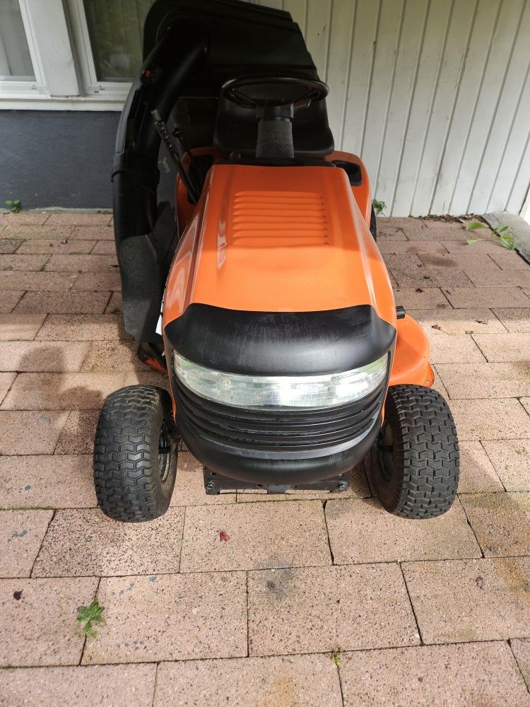 ARIENS LAWN TRACTOR