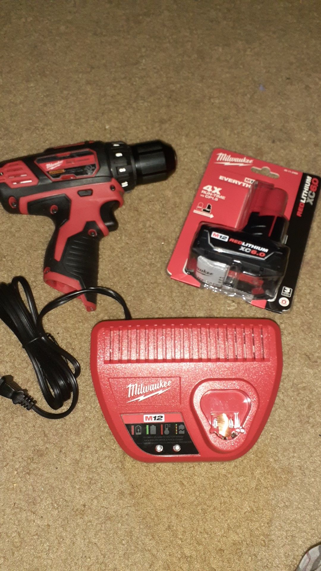 Milwaukee M12 3/8" Drill/Driver Kit with Redlithium XC6.0 Battery