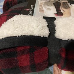 CUDDL DUDS Reversible Throw Sherpa $50. NEW