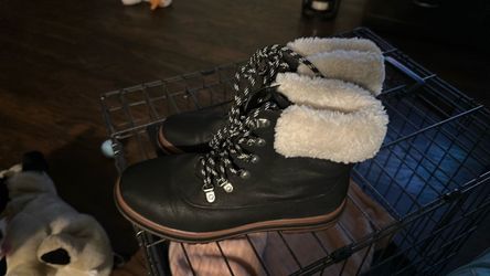 Used Black girls leather boots