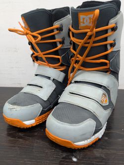 DC snowboard boots in good working condition.
Mens size 13 (EU 47 / 31 cm)
BOA dial lace system for quick tightening
DC Shoes brand
Comfortable padded