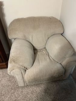 Free – comfy chair