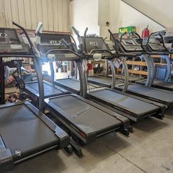 NORDICTRACK COMMERCIAL X32, 40% INCLINE, 32” TOUCHSCREEN
