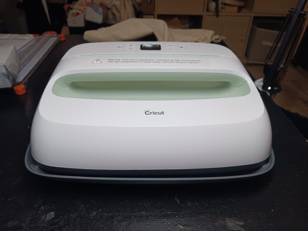 12x12 Cricut Easy Press Iron